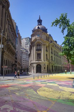 Santiago, Şili - 26 Kasım 2023: Eski Santiago kentindeki Yapılandırma de la Bolsa borsa binası