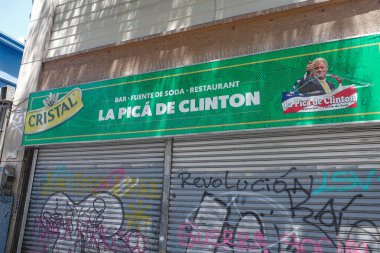 Santiago, Şili - 26 Kasım 2023: Santiago şehir merkezindeki La Pica de Clinton restoranı