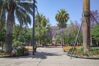 Santiago, Şili - 26 Kasım 2023: Santiago şehir merkezindeki Plaza de Armas