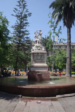 Santiago, Şili - 26 Kasım 2023: Santiago şehir merkezindeki Plaza de Armas