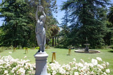 Pirque, Şili - 24 Kasım 2023: Santiago, Şili yakınlarındaki Las Majadas Otel 'de Botanik Bahçeleri