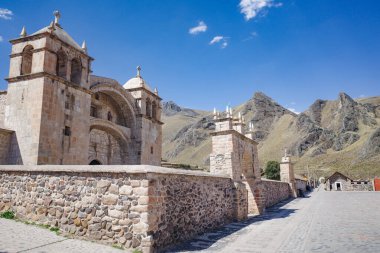 Sibayo, Peru - 5 Aralık 2023: Peru And Dağlarında Koloni Kilisesi Iglesia de Sibayo, Arequipa