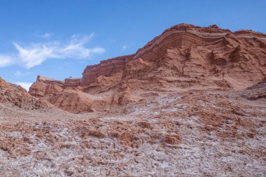 San Pedro de Atacama, Şili - 29 Kasım 2023: Ay Vadisi, Atacama Çölü 'nde kum tepeleri ve kaya oluşumları