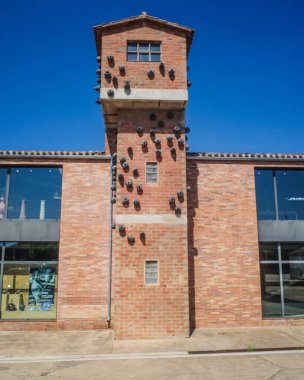 La Bisbal, İspanya - 26 Mayıs 2024: La Bisbal, Girona, Katalonya 'daki Terracotta Seramik Müzesi