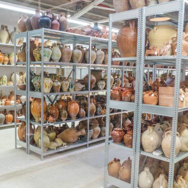 La Bisbal, İspanya - 26 Mayıs 2024: La Bisbal, Girona, Katalonya 'daki Terracotta Seramik Müzesi