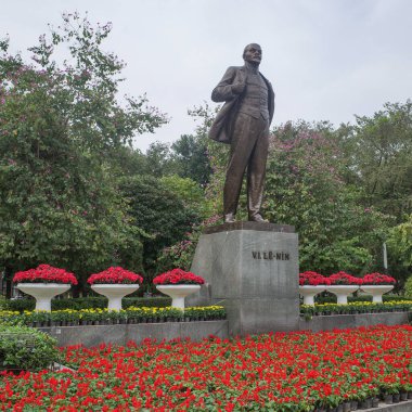 Hanoi, Vietnam - 9 Şubat 2024: Lenin Park, Hanoi 'deki Vladimir Lenin heykeli