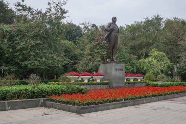 Hanoi, Vietnam - 9 Şubat 2024: Lenin Park, Hanoi 'deki Vladimir Lenin heykeli