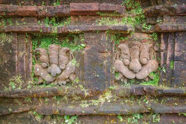 Hoi An, Vietnam - 6 Şubat 2024 Antik Oğlum Hindu Tapınağı 'nda taş oymacılığı, Champa Krallığı, Vietnam