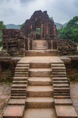 Hoi An, Vietnam - 6 Şubat 2024: Oğlum Hindu tapınağı Champa Krallığı sırasında inşa edildi, Vietnam