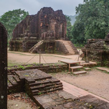 Hoi An, Vietnam - 6 Şubat 2024: Oğlum Hindu tapınağı Champa Krallığı sırasında inşa edildi, Vietnam