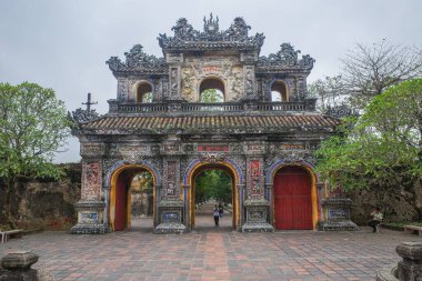 Hue, Vietnam - 6 Şubat 2024: İmparatorluk Kalesi girişi, Hue