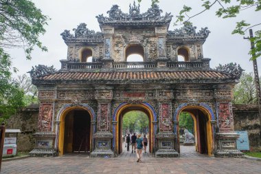 Hue, Vietnam - 6 Şubat 2024: İmparatorluk Kalesi girişi, Hue