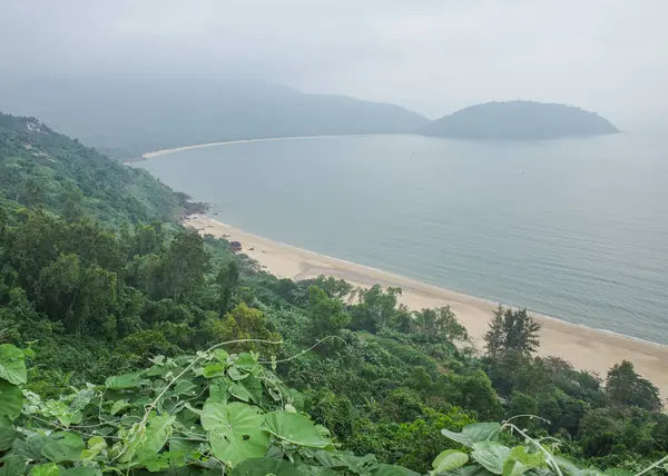 stock image Da Nang, Vietnam - 6 Feb, 2024: Views over the tropical beaches of Nam Chon bay from the Hai Van Pass, Vietnam