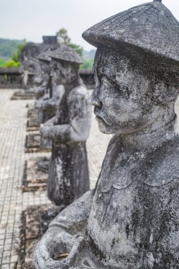 Hue, Vietnam - 6 Şubat 2024: İmparator Khai Dinh anıtmezarındaki koruyucu figürler, Hue, Vietnam