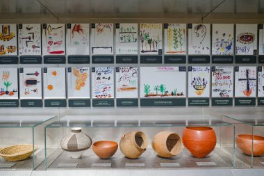 Güller, İspanya - 20 Temmuz 2024: Costa Brava, Cala Montjoi 'deki El Bulli 1846 restoran müzesinde yaratıcı aşçılık sergileri