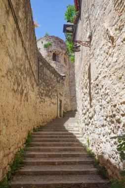 Girona, İspanya - 23 Temmuz 2024: Old Town Girona, Katalonya 'daki Yahudi Mahallesi