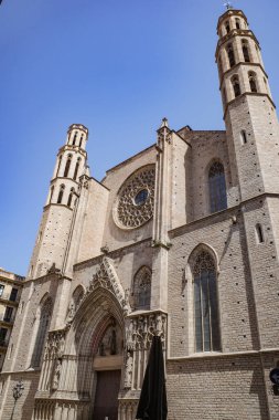 Barselona, İspanya - 29 Temmuz 2024: Gotik Bölge, Barcelona 'daki Santa Maria del Mar katedraline giriş