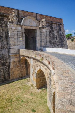 Rakamlar, İspanya - 3 Ağustos 2024: Sant Ferran Kalesi, Figueres, Katalonya