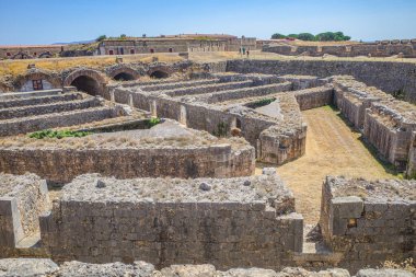 Rakamlar, İspanya - 3 Ağustos 2024: Castillo de San Fernando (Sant Ferran Kalesi) askeri kale, Figueres, Katalonya