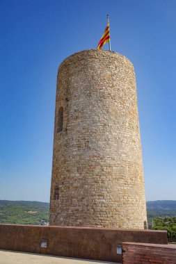 Blanes, İspanya - 10 Ağustos 2024: Blanes, Costa Brava, Katalonya 'ya bakan Sant Joan kalesi