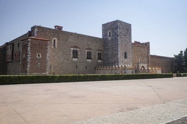 Perpignan, Fransa - 24 Ağustos 2024: Majorca Kralları Sarayı (Palais des Rois de Majorque), Fransa 'nın Perpignan kentinde bir turizm merkezi.
