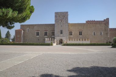 Perpignan, Fransa - 24 Ağustos 2024: Majorca Kralları Sarayı (Palais des Rois de Majorque), Fransa 'nın Perpignan kentinde bir turizm merkezi.