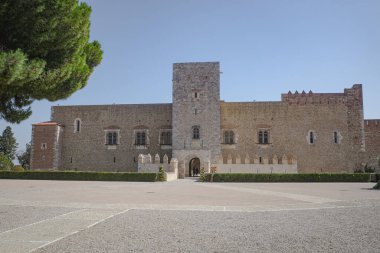 Perpignan, Fransa - 24 Ağustos 2024: Majorca Kralları Sarayı (Palais des Rois de Majorque), Fransa 'nın Perpignan kentinde bir turizm merkezi.