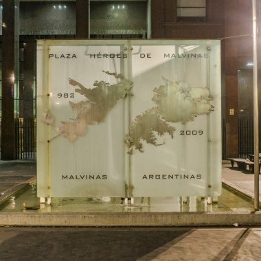 Buenos Aires, Arjantin - 22 Kasım 2024: Malvinas, Falkland, Savaş 'ta savaşan askerlerin anısına anıt