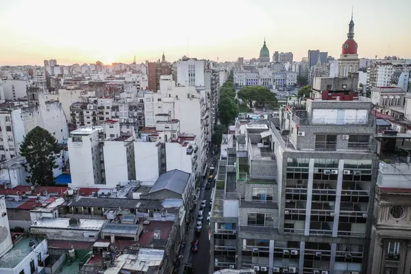 Buenos Aires, Arjantin - 22 Kasım 2024: Plaza Congreso 'nun ve Palacio Barolo' dan Buenos Aires 'in hava manzarası