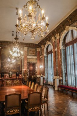 Buenos Aires, Arjantin - 21 Kasım 2024: Ulusal Dekoratif Sanatlar Müzesi 'nde sergiler