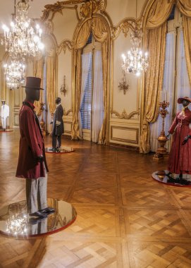 Buenos Aires, Arjantin - 21 Kasım 2024: Ulusal Dekoratif Sanatlar Müzesi 'nde sergiler