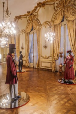 Buenos Aires, Arjantin - 21 Kasım 2024: Ulusal Dekoratif Sanatlar Müzesi 'nde sergiler