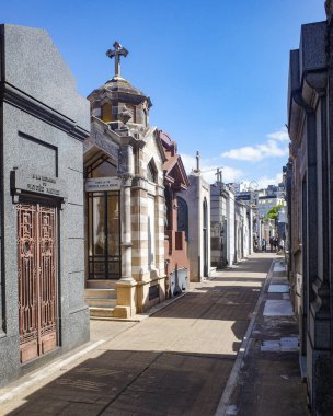 Buenos Aires, Arjantin - 18 Kasım 2024: Recoleta Mezarlığı, Arjantin 'deki en önemli ve ünlü mezarlık