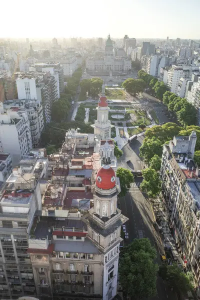Buenos Aires, Arjantin - 22 Kasım 2024: Plaza Congreso 'nun ve Palacio Barolo' dan Buenos Aires 'in hava manzarası