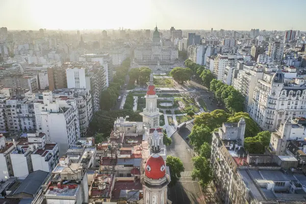 Buenos Aires, Arjantin - 22 Kasım 2024: Plaza Congreso 'nun ve Palacio Barolo' dan Buenos Aires 'in hava manzarası