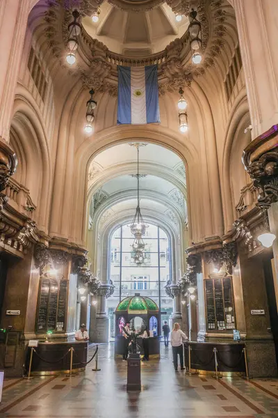 Buenos Aires, Arjantin - 22 Kasım 2024: Palacio Barolo binasının Atrium salonları, Buenos Aires