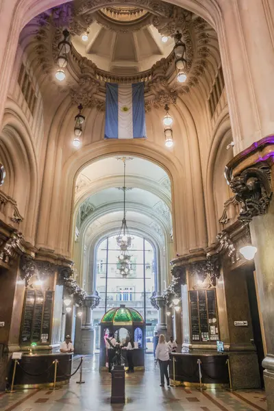 Buenos Aires, Arjantin - 22 Kasım 2024: Palacio Barolo binasının Atrium salonları, Buenos Aires