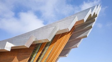 Laguardia, İspanya - 28 Aralık 2024: Bodegas Ysios Şaraphanesi, mimar Santiago Calatrava tarafından tasarlandı. Rioja Alavesa, İspanya