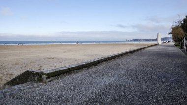 Hendaye, Fransa - 25 Aralık 2024: Hendaye sahili ve Bask sahili boyunca manzaralar