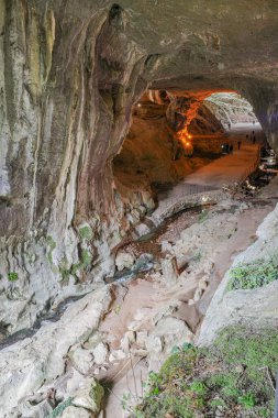 Bask Ülkesi, İspanya - 25 Ocak 2025: Navarra 'daki Zugarramurdi Mağaraları