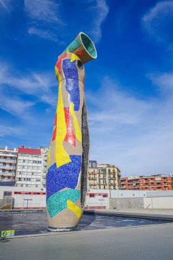 Barselona, İspanya - 2 Şubat 2025: Sürrealist heykel Joan Miro, Barcelona