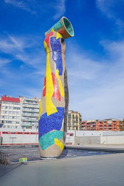 Barselona, İspanya - 2 Şubat 2025: Sürrealist heykel Joan Miro, Barcelona