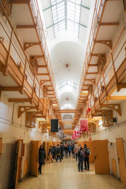 Barselona, İspanya - 2 Şubat 2025: Barcelona 'daki Merkez Kültür La Model' deki hapishane hücreleri