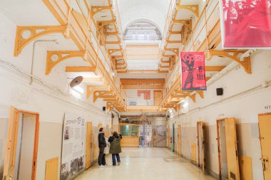 Barselona, İspanya - 2 Şubat 2025: Barcelona 'daki Merkez Kültür La Model' deki hapishane hücreleri