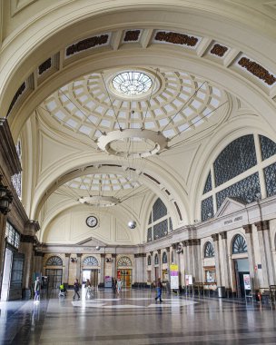 Barselona, İspanya - 16 Şubat 2025: Estacion de Francia tren istasyonunun giriş salonu, Barcelona