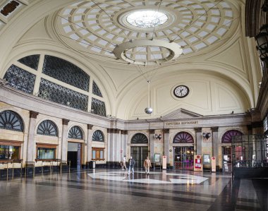 Barselona, İspanya - 16 Şubat 2025: Estacion de Francia tren istasyonunun giriş salonu, Barcelona