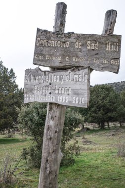 Burgos, İspanya - 3 Mart 2025: Sad Hill Mezarlığı, batı filmi 