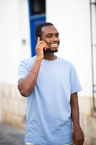Portrait Handsome Young African Man Walking Talking Mobile Phone Smiling — Stock Photo, Image