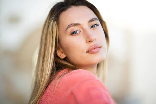Nahaufnahme Gesicht Porträt Der Schönen Jungen Kaukasischen Frau Mit Blonden — Stockfoto