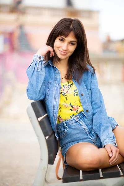 Portrait Attractive Young Woman Sitting Bench Outdoors — Stock Photo, Image